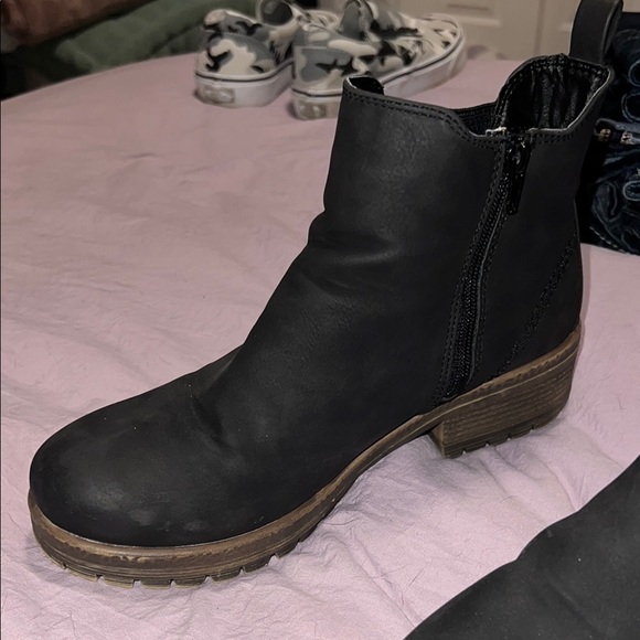 Maurice’s Booties - Picture 2 of 4